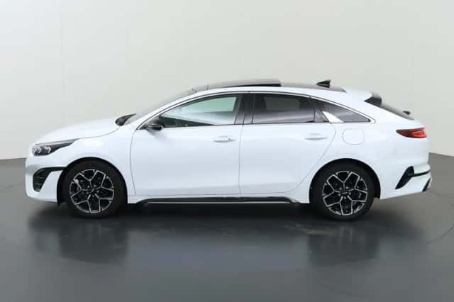 Kia Proceed (2024) thumbnail 5