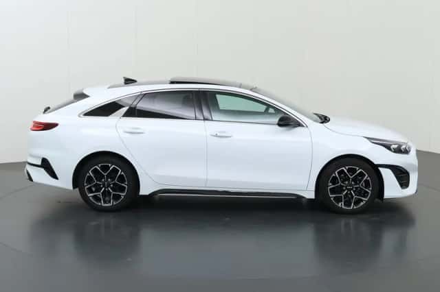 Kia Proceed (2024) thumbnail 6