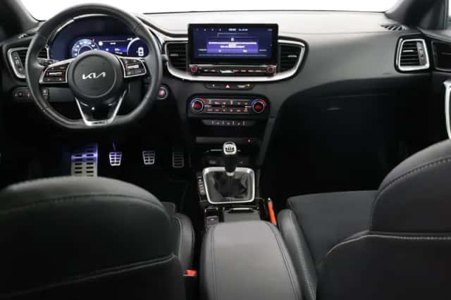 Kia Proceed (2024) thumbnail 8