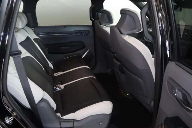 Kia EV9 (2026) thumbnail 10