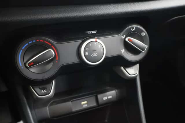 Kia Picanto (2021) thumbnail 17