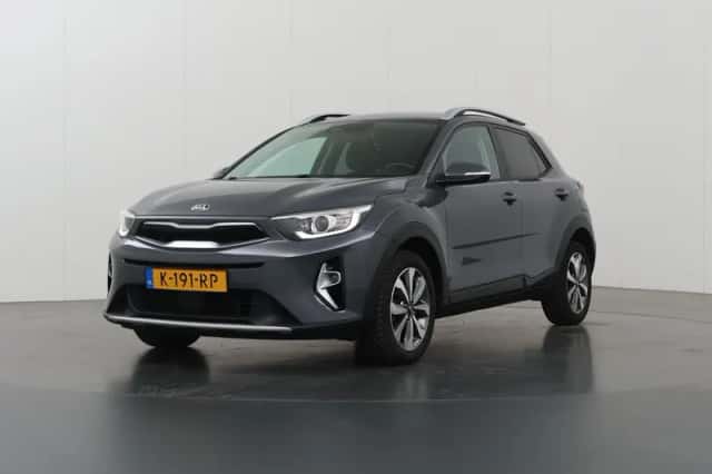Kia Stonic (2021) thumbnail 1