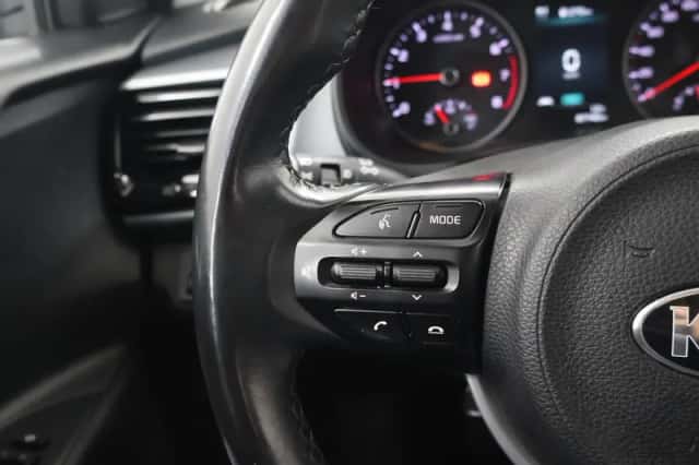 Kia Stonic (2021) thumbnail 31