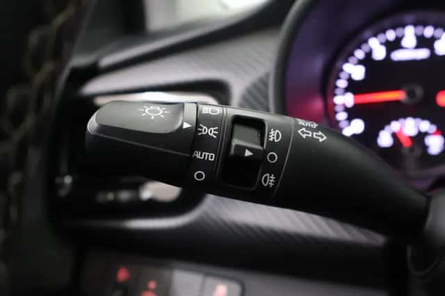 Kia Rio (2020) thumbnail 31