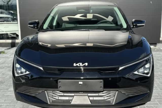 Kia EV6 (2024) thumbnail 2