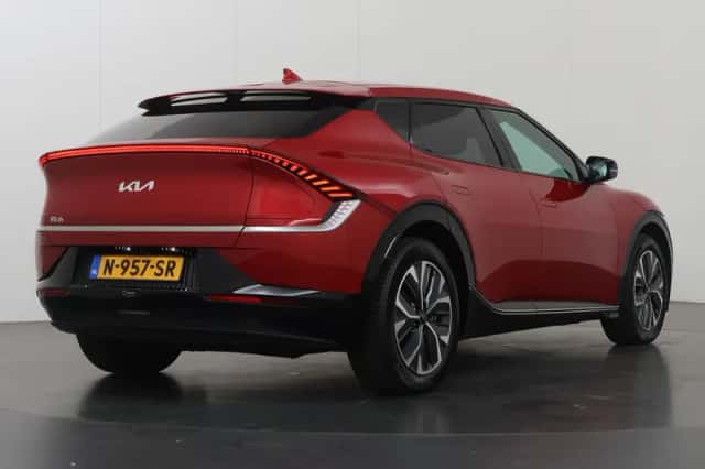 Kia EV6 (2021) thumbnail 2