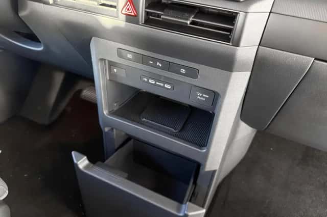 Kia PV5 Passenger (2026) thumbnail 16