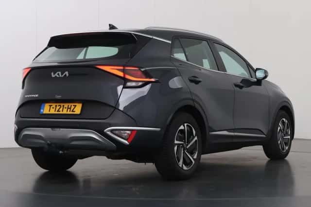 Kia Sportage (2023) thumbnail 2