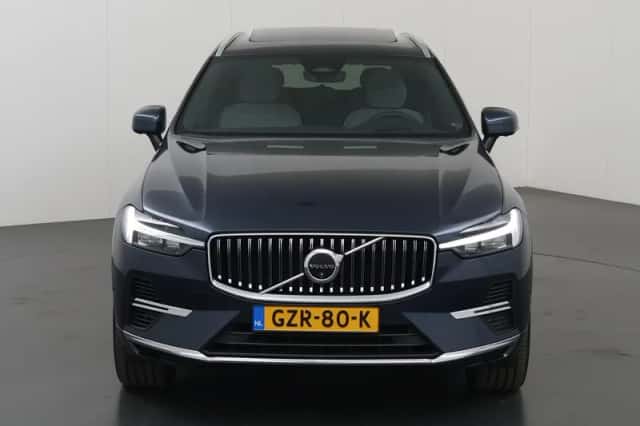 Volvo XC60 (2024) thumbnail 3