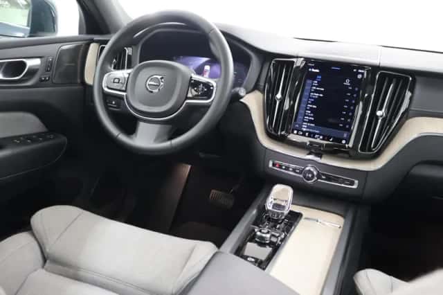 Volvo XC60 (2024) thumbnail 10