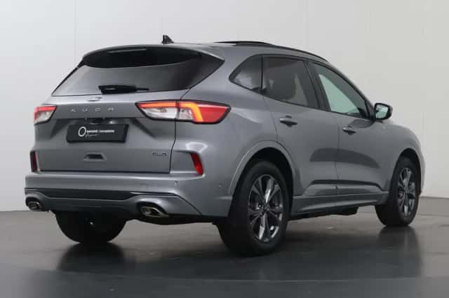 Ford Kuga (2022) thumbnail 2