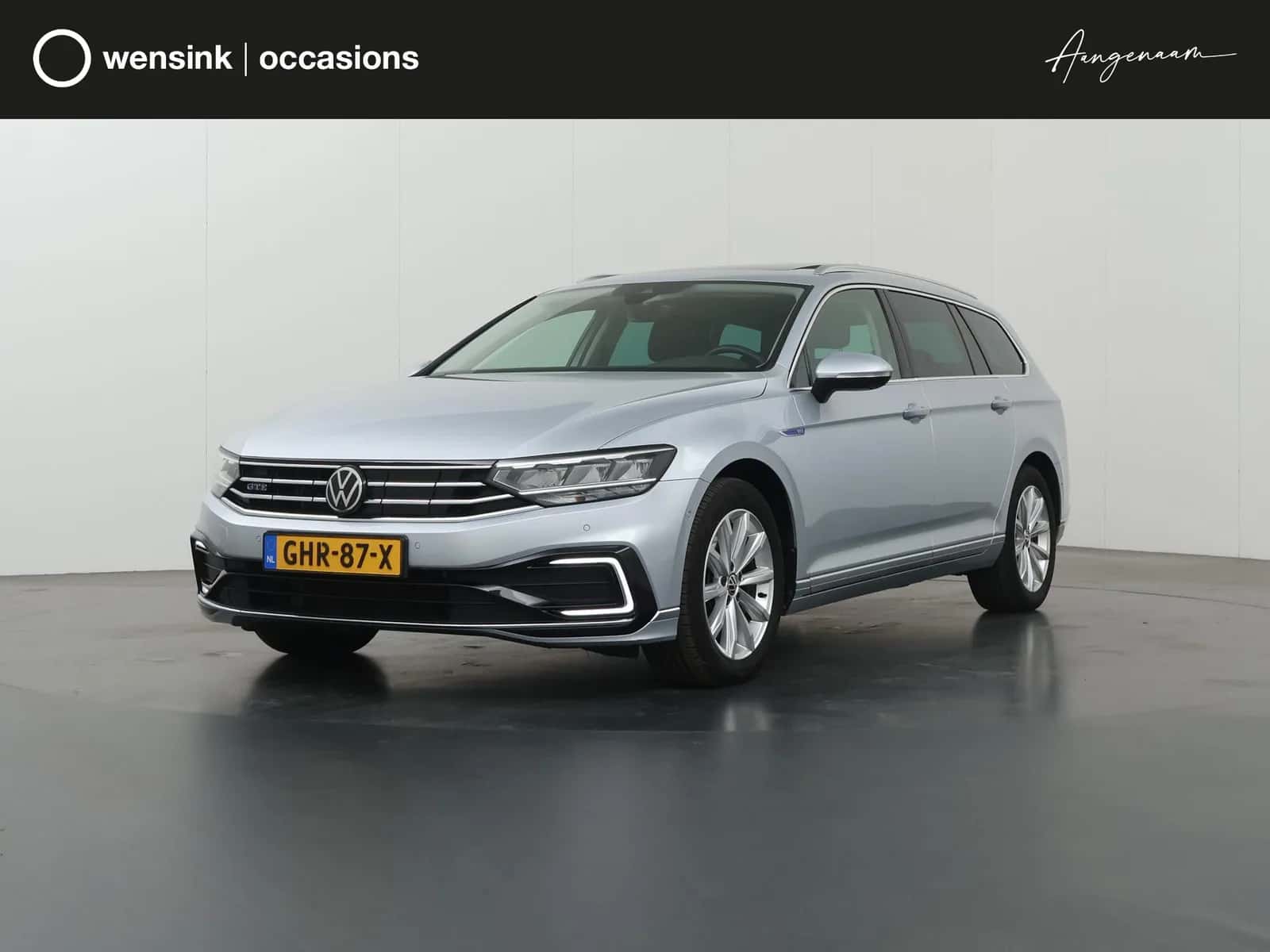Volkswagen Passat (2023) — foto 1