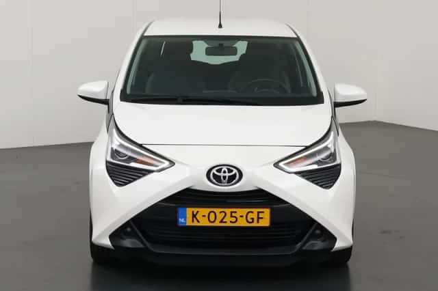 Toyota Aygo (2020) thumbnail 3