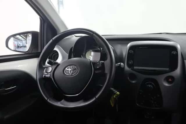 Toyota Aygo (2020) thumbnail 9