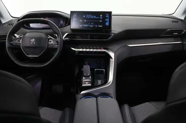 Peugeot 3008 (2021) thumbnail 8