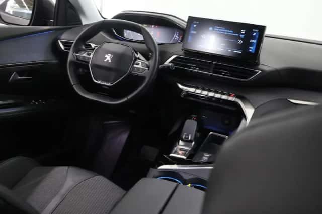 Peugeot 3008 (2021) thumbnail 9