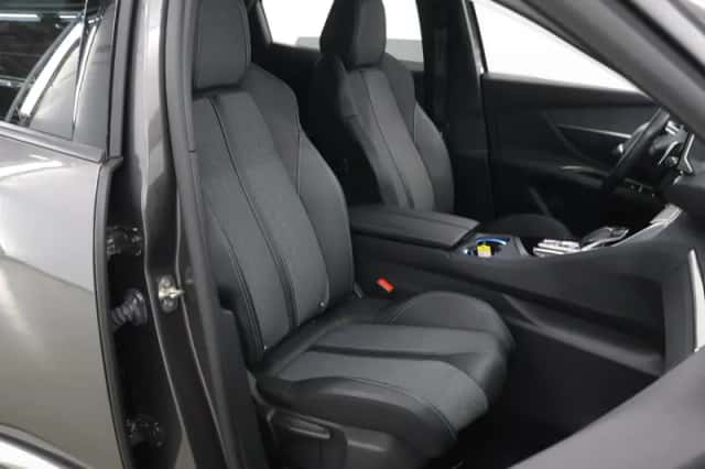 Peugeot 3008 (2021) thumbnail 10