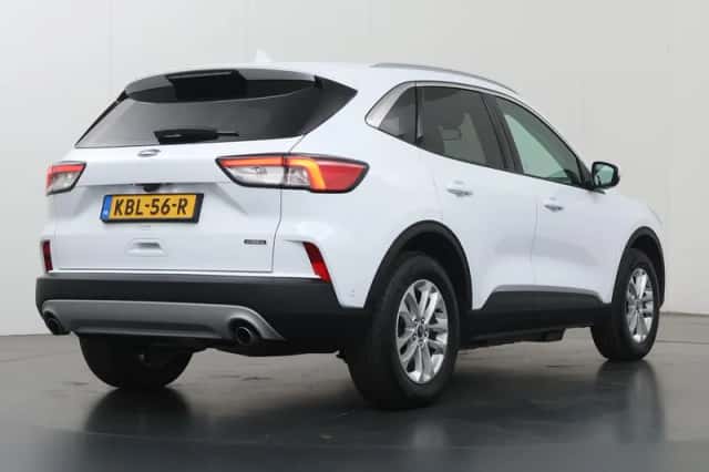 Ford Kuga (2024) thumbnail 2