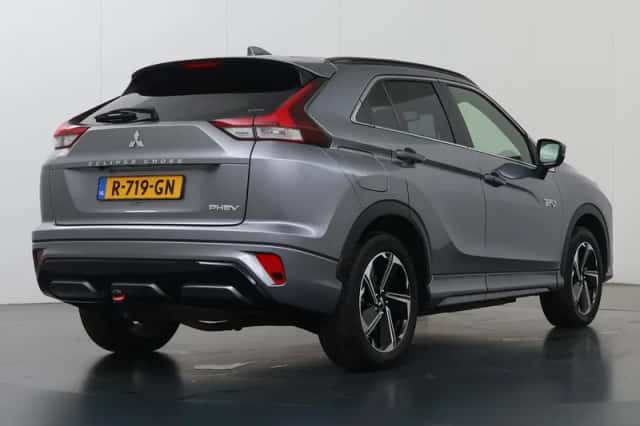 Mitsubishi Eclipse Cross (2022) thumbnail 2