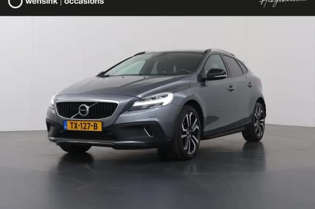 Volvo V40 (2017) thumbnail 1