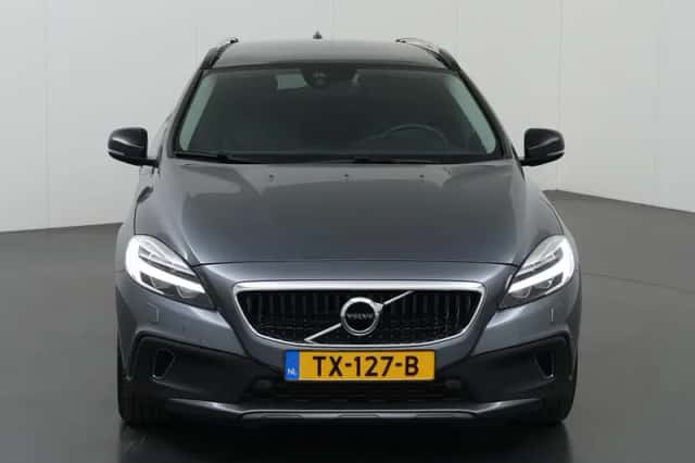 Volvo V40 (2017) thumbnail 3