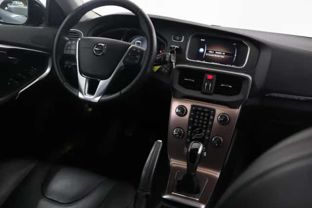 Volvo V40 (2017) thumbnail 9