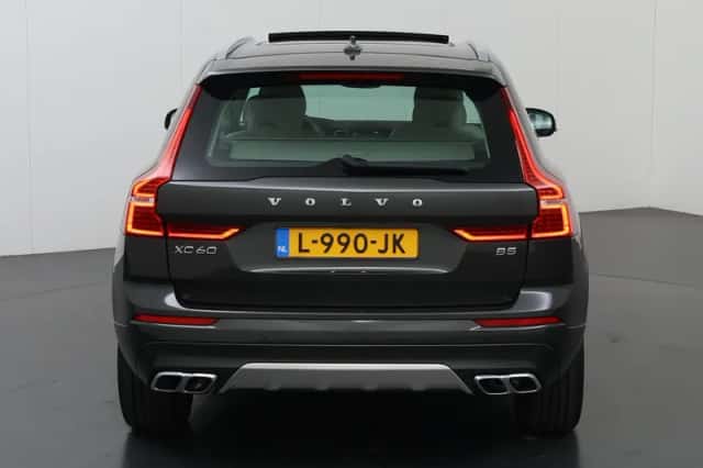 Volvo XC60 (2021) thumbnail 4