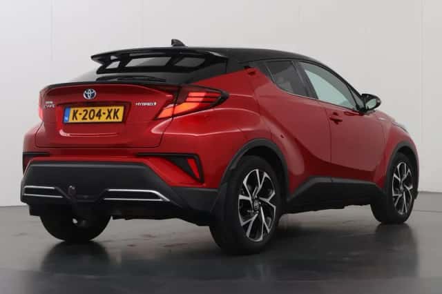 Toyota C-HR (2021) thumbnail 2