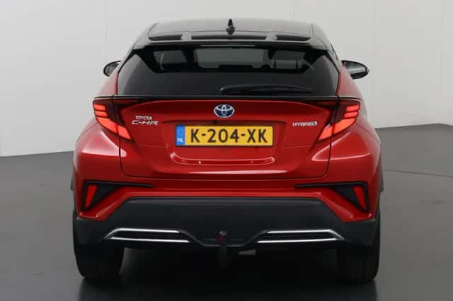 Toyota C-HR (2021) thumbnail 4