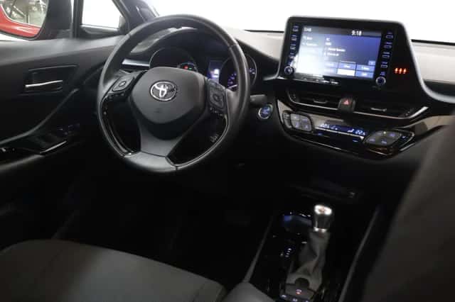 Toyota C-HR (2021) thumbnail 9