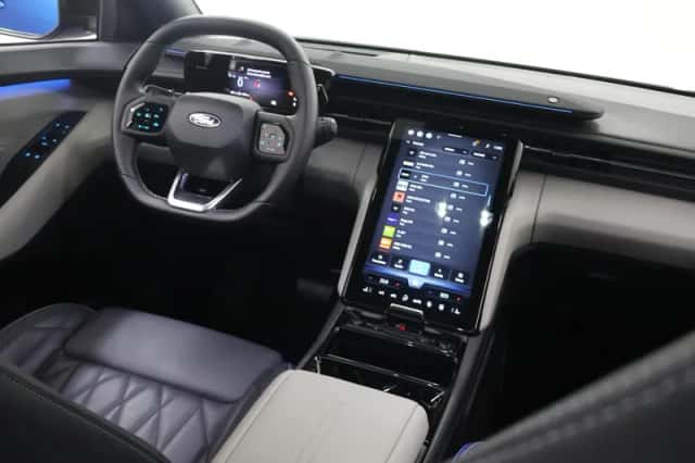 Ford Explorer (2024) thumbnail 10