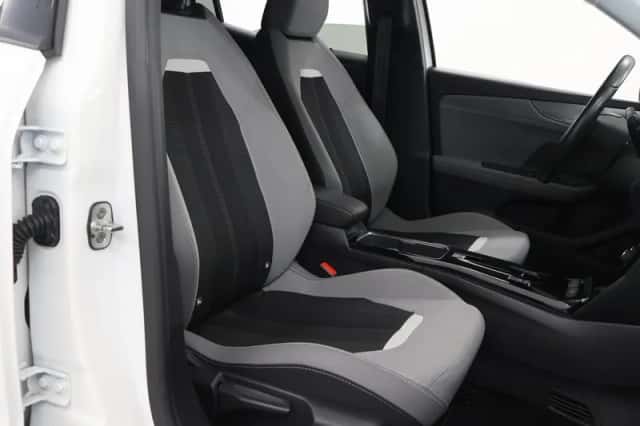 Opel Mokka-e (2022) thumbnail 10
