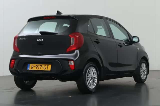 Kia Picanto (2022) thumbnail 2