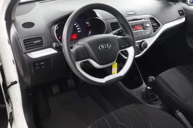 Kia Picanto (2016) thumbnail 7