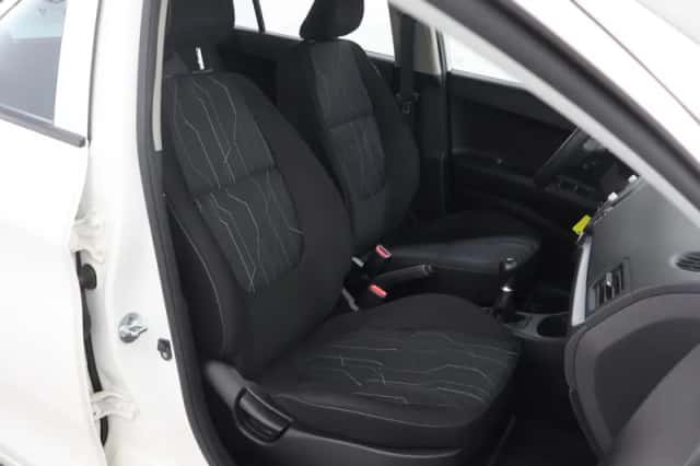 Kia Picanto (2016) thumbnail 10