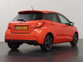 Toyota Yaris (2016) thumbnail 2