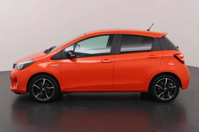 Toyota Yaris (2016) thumbnail 5