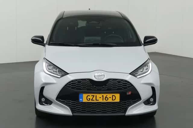 Toyota Yaris (2025) thumbnail 3