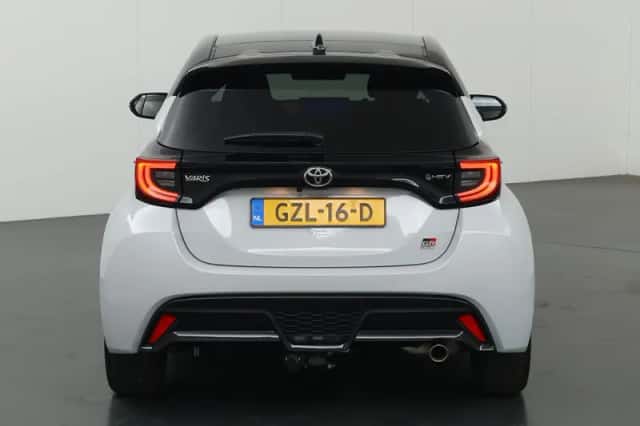 Toyota Yaris (2025) thumbnail 4