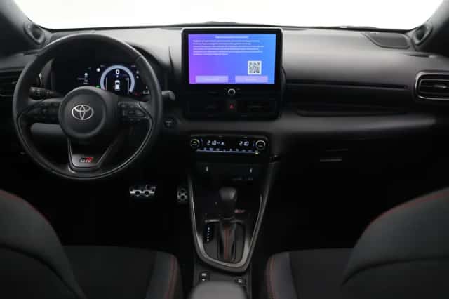 Toyota Yaris (2025) thumbnail 8
