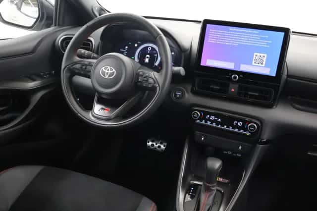 Toyota Yaris (2025) thumbnail 9