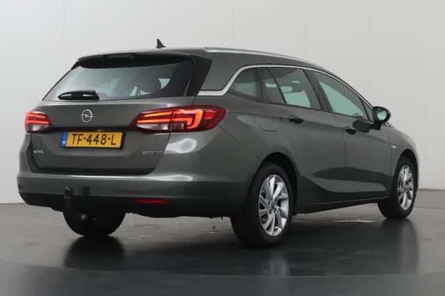 Opel Astra (2018) thumbnail 2