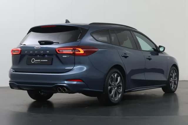 Ford Focus (2023) thumbnail 2