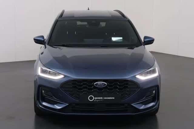 Ford Focus (2023) thumbnail 3