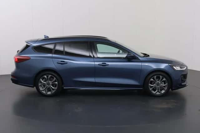 Ford Focus (2023) thumbnail 6