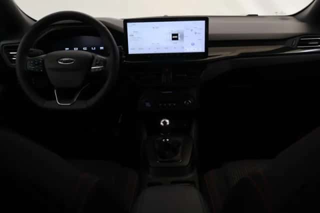 Ford Focus (2023) thumbnail 8