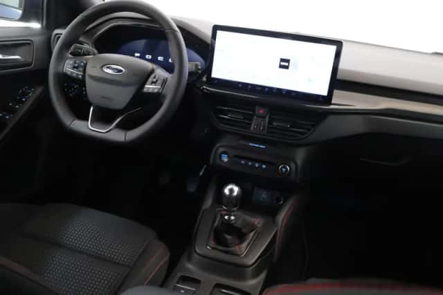 Ford Focus (2023) thumbnail 9