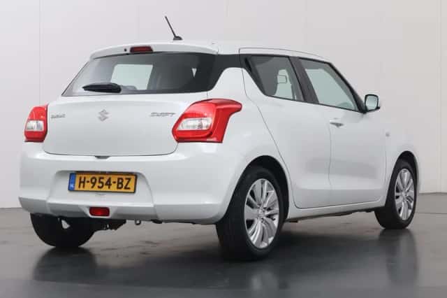 Suzuki Swift (2020) thumbnail 2