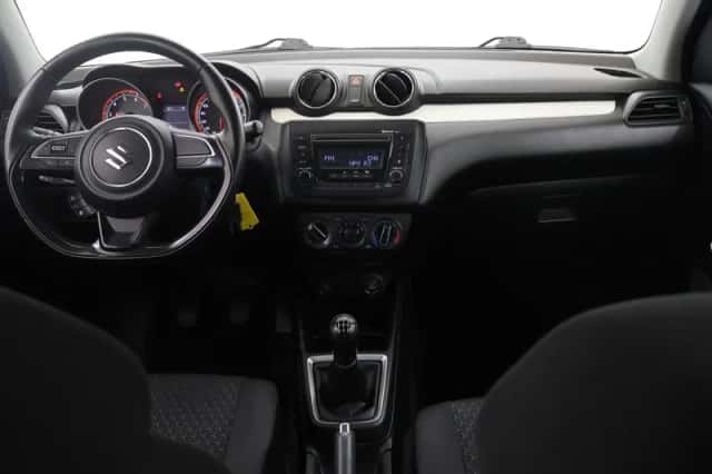 Suzuki Swift (2020) thumbnail 8