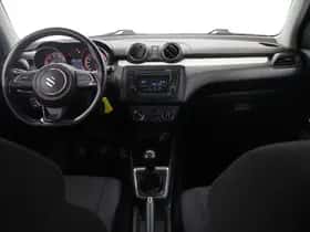 Suzuki Swift (2020) thumbnail 8